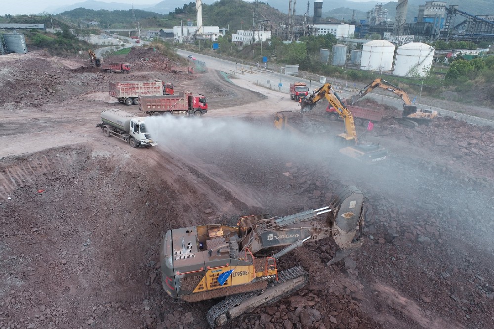 不停工、不斷檔，假期建設(shè)忙！